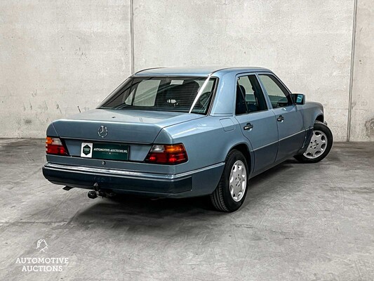 Mercedes-Benz 230E W124 200-500 (Original-NL) E-Klasse, YH-36-FF