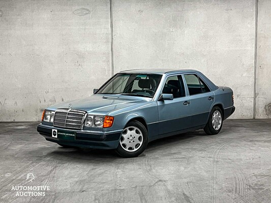 Mercedes-Benz 230E W124 200-500 (Original-NL) E-Class, YH-36-FF