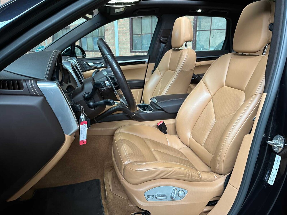 Porsche Cayenne S E-Hybrid 3.0 V6 Sport-Chrono 416hp 2015 (Original-NL), GP-059-N