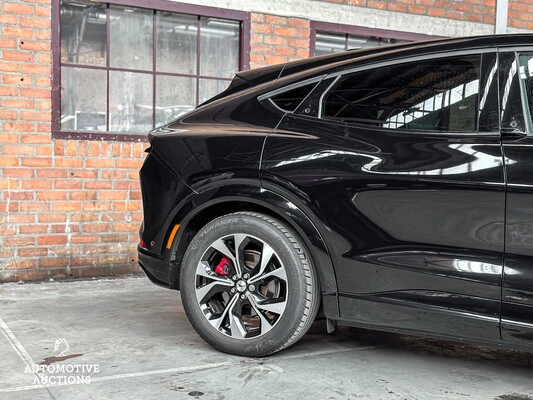 Ford Mustang Mach-E 98kWh Extended AWD Technology Pack Plus 371hp 2021 (Original-NL & 1st owner), L-787-ZR