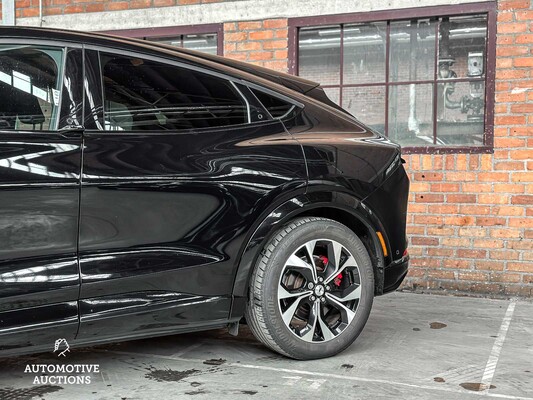 Ford Mustang Mach-E 98kWh Extended AWD Technology Pack Plus 371hp 2021 (Original-NL & 1st owner), L-787-ZR