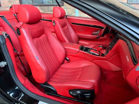 Maserati GranCabrio 4.7 V8 440pk 2010