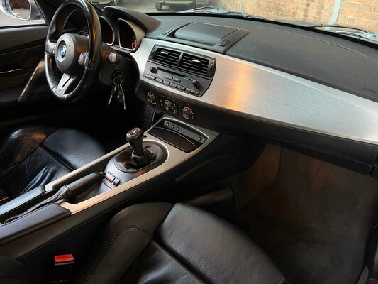 BMW Z4 Coupe 3.0 Si 265HP (Manual) 2007, 6-SGT-68 -Youngtimer-