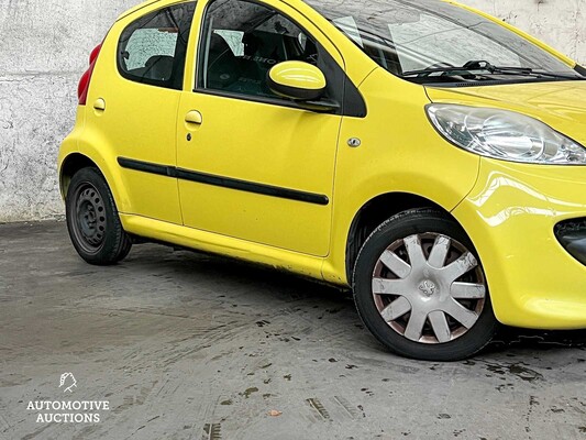 Peugeot 107 1.0-12V XS 68PS 2006 (Original-NL), 86-TN-NB