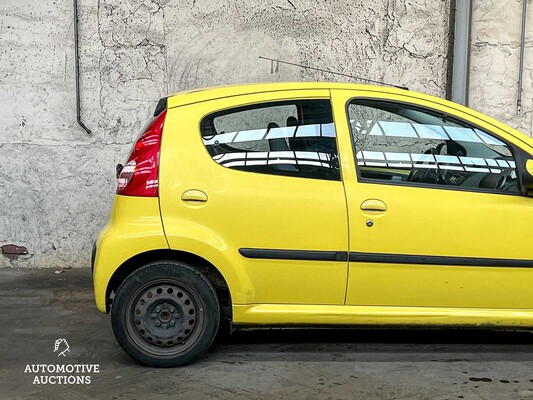 Peugeot 107 1.0-12V XS 68pk 2006 (Origineel-NL), 86-TN-NB