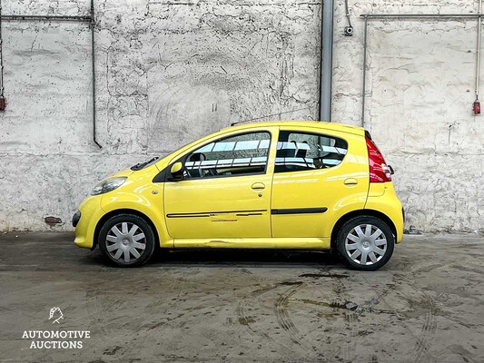 Peugeot 107 1.0-12V XS 68PS 2006 (Original-NL), 86-TN-NB