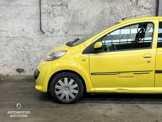 Peugeot 107 1.0-12V XS 68PS 2006 (Original-NL), 86-TN-NB