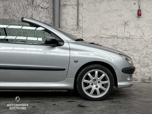 Peugeot 206 CC 1.6-16V 109PS 2002 -Geburtsdatum NL-, 95-LB-NB