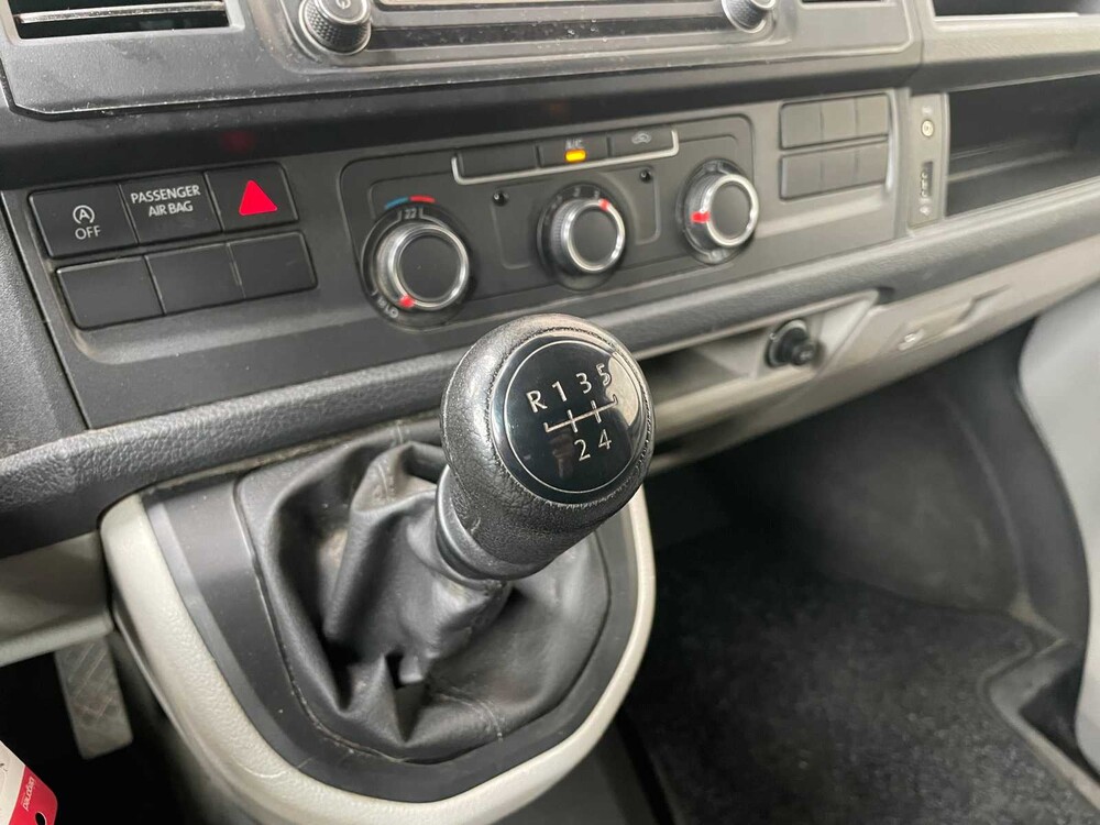 Volkswagen Transporter 2.0 TDI L1H1 Highline 84hp 2018 (original-NL + 1st owner), V-236-HP