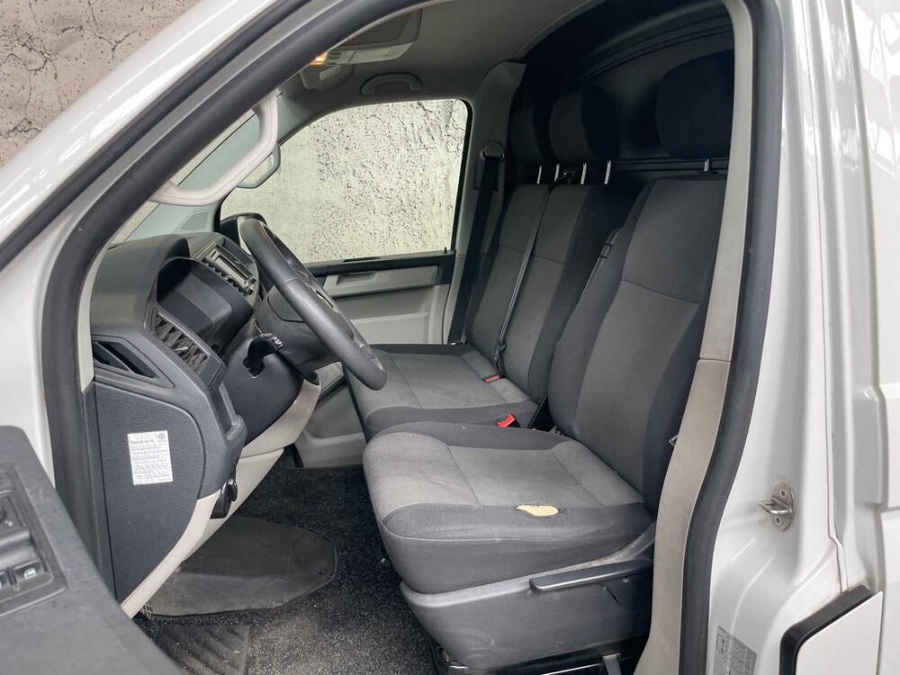 Volkswagen Transporter 2.0 TDI L1H1 Highline 84hp 2018 (original-NL + 1st owner), V-236-HP