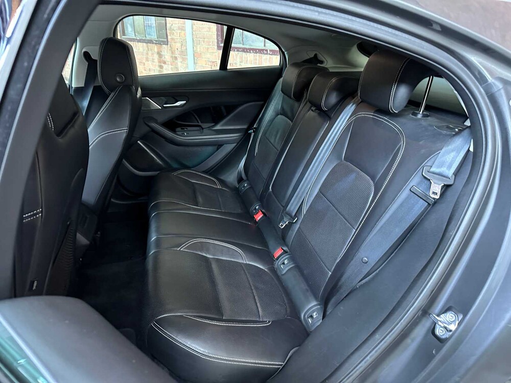 Jaguar I-PACE EV400 HSE 90 kWh 400PS 2018 (Original-UK), XF-390-S