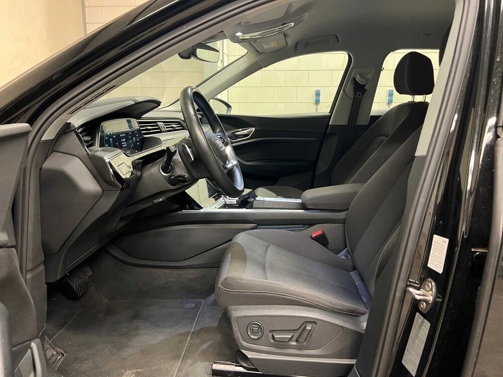 Audi e-tron 50 Quattro Launch Edition 71 kWh 313pk 2019 (Origineel-NL), G-004-XR