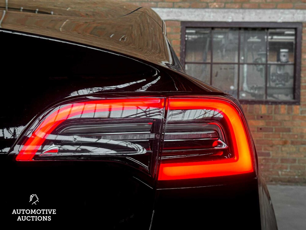 Tesla Model 3 Standard RWD Plus 60 kWh (Origineel-NL + 1e Eigenaar) 238pk 2019, ZK-758-Z