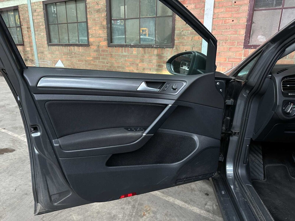 Volkswagen e-Golf 136pk 2019 (Origineel-NL + 1e Eigenaar), XZ-298-S