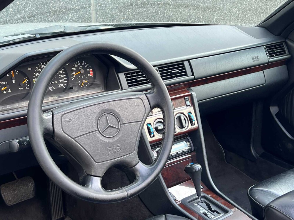 Mercedes-Benz 300 CE-24 200-500 (W124) Cabriolet 220pk 1993, 47-ZG-PR