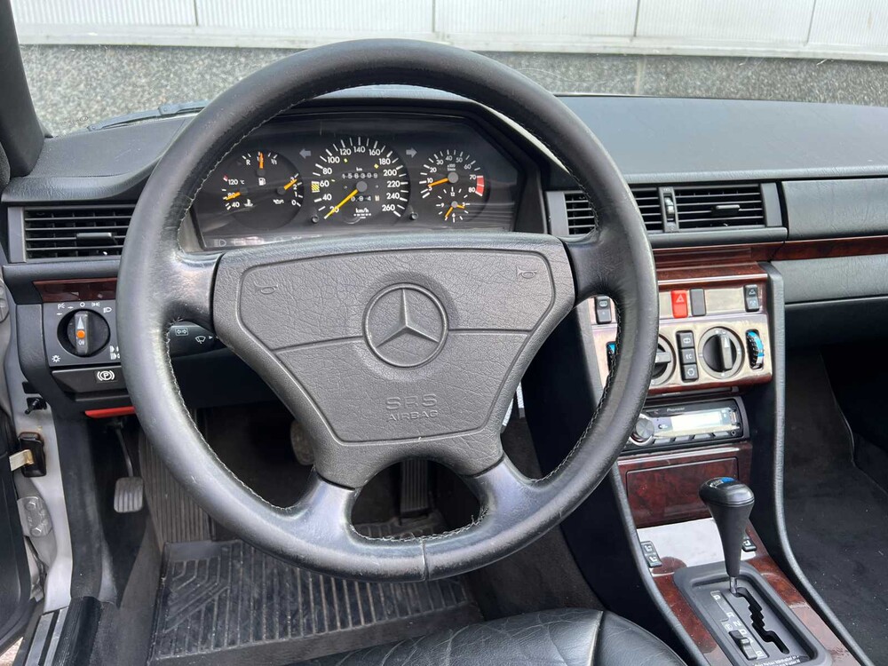 Mercedes-Benz 300 CE-24 200-500 (W124) Cabriolet 220pk 1993, 47-ZG-PR