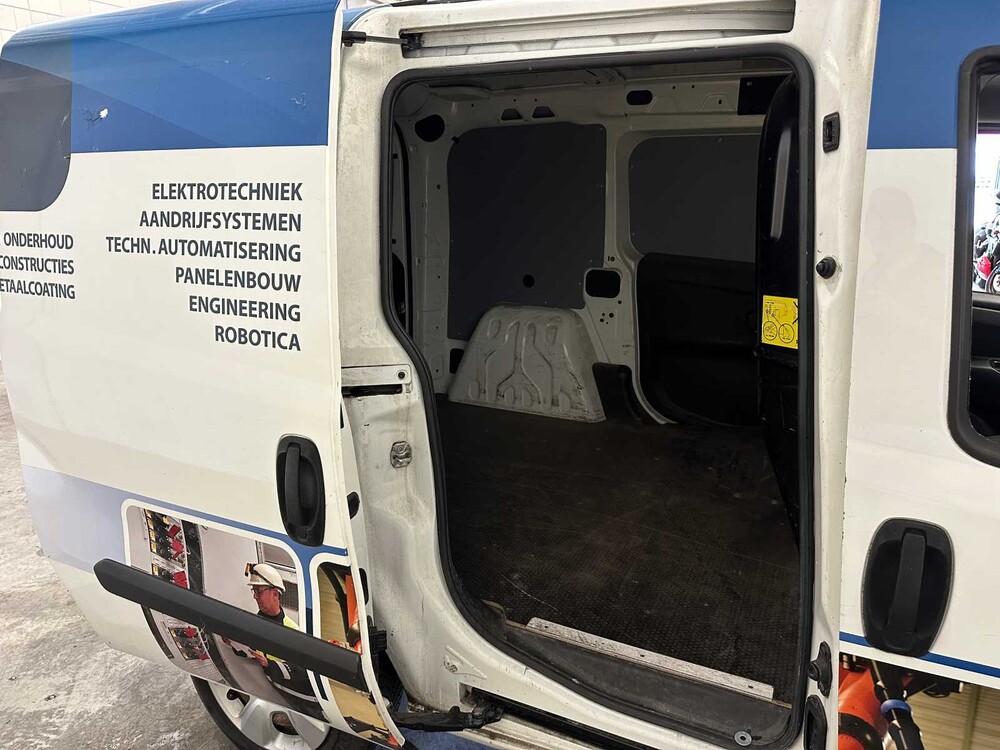 Opel Combo 1.3 CDTi L2H1 Edition 95hp 2018 (Original-NL) Commercial vehicle, V-108-TN