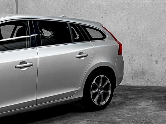 Volvo V60 1.6 T4 Momentum 179PS 2012 (Original-NL), 60-TDK-1