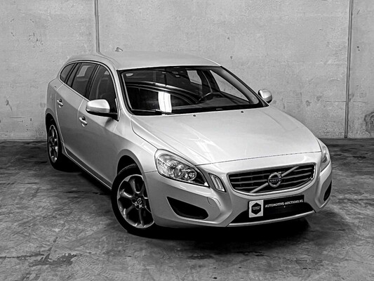 Volvo V60 1.6 T4 Momentum 179hp 2012 (Original-NL), 60-TDK-1