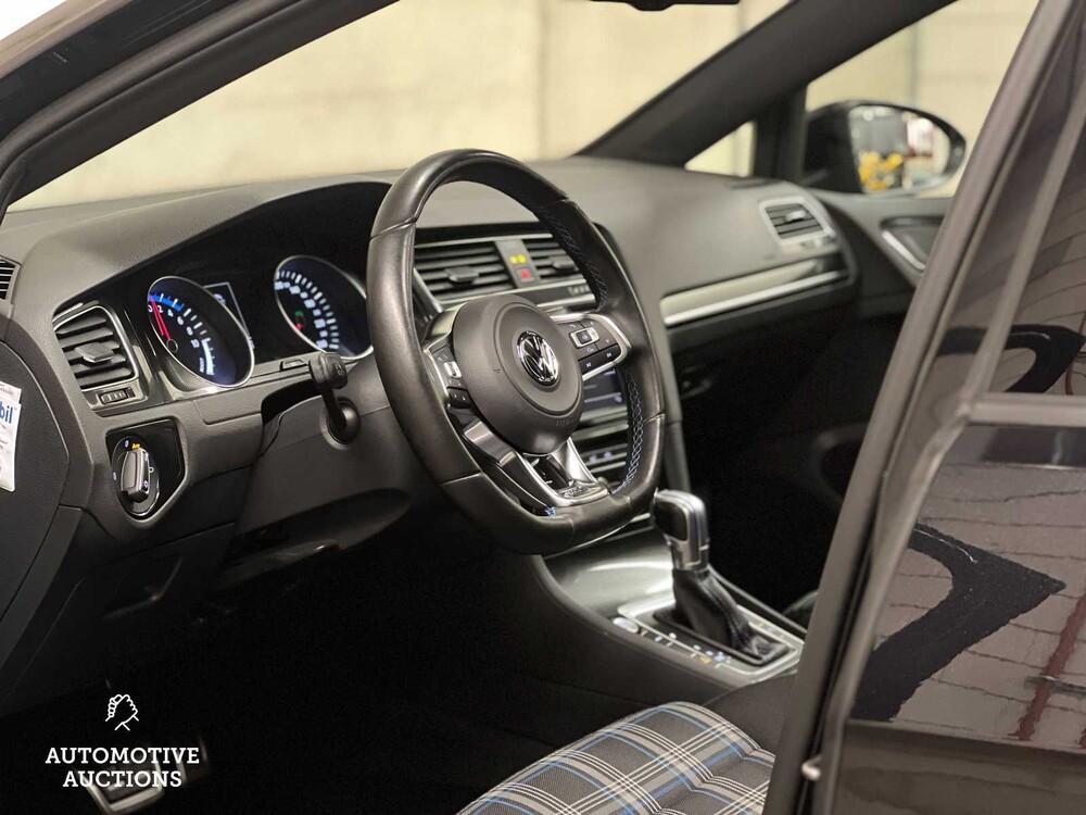 Volkswagen Golf GTE 1.4 TSI 150PS 2015 (Original-NL), HN-462-L