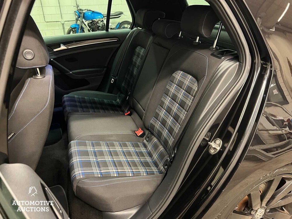 Volkswagen Golf GTE 1.4 TSI 150PS 2015 (Original-NL), HN-462-L