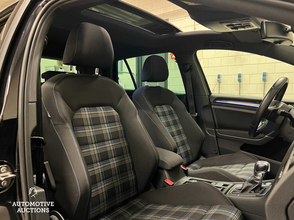 Volkswagen Golf GTE 1.4 TSI 150PS 2015 (Original-NL), HN-462-L