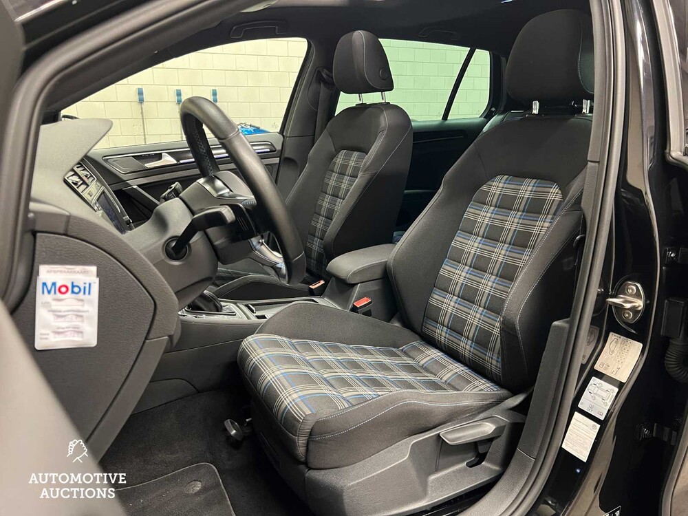 Volkswagen Golf GTE 1.4 TSI 150PS 2015 (Original-NL), HN-462-L