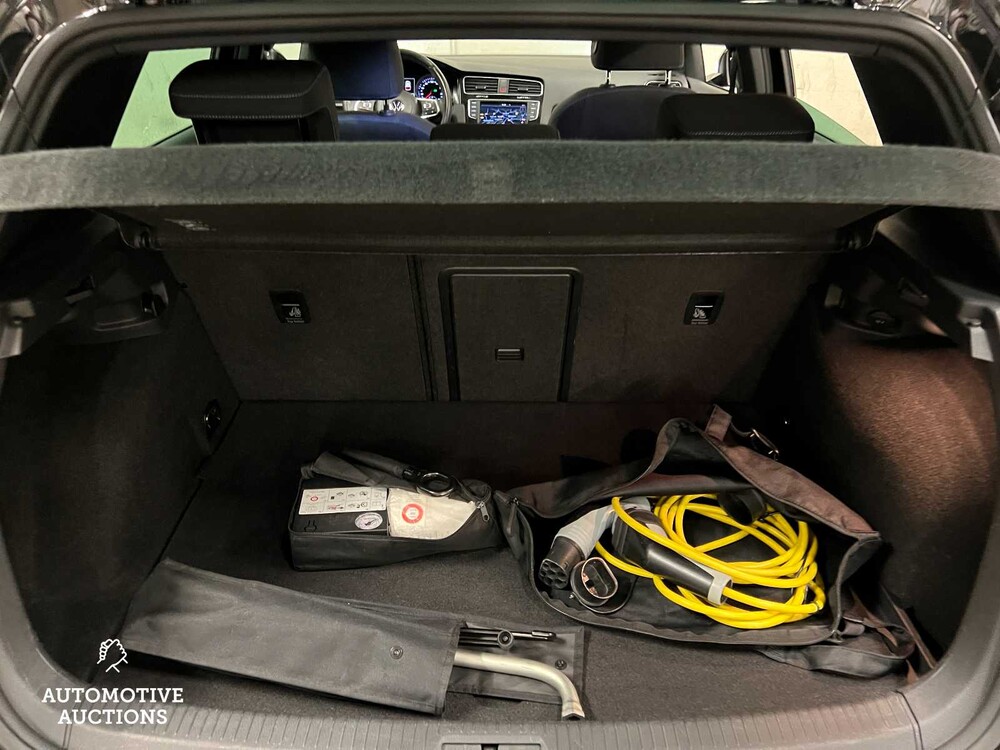 Volkswagen Golf GTE 1.4 TSI 150PS 2015 (Original-NL), HN-462-L