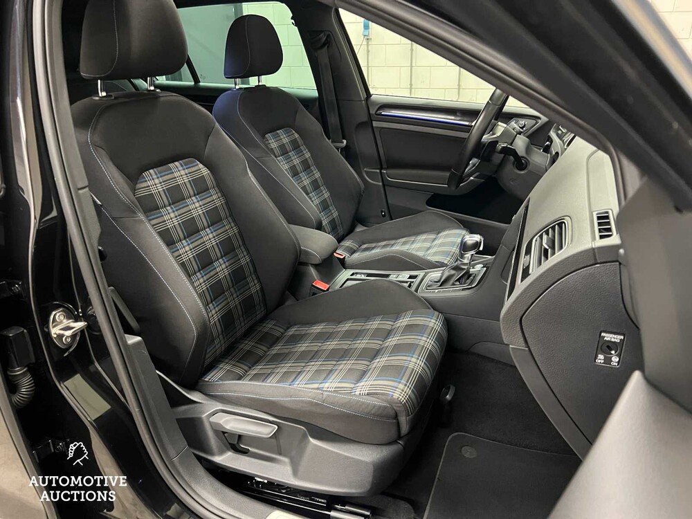 Volkswagen Golf GTE 1.4 TSI 150PS 2015 (Original-NL), HN-462-L