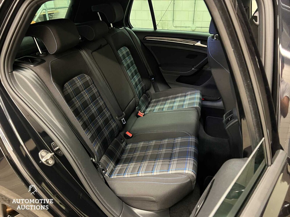 Volkswagen Golf GTE 1.4 TSI 150PS 2015 (Original-NL), HN-462-L