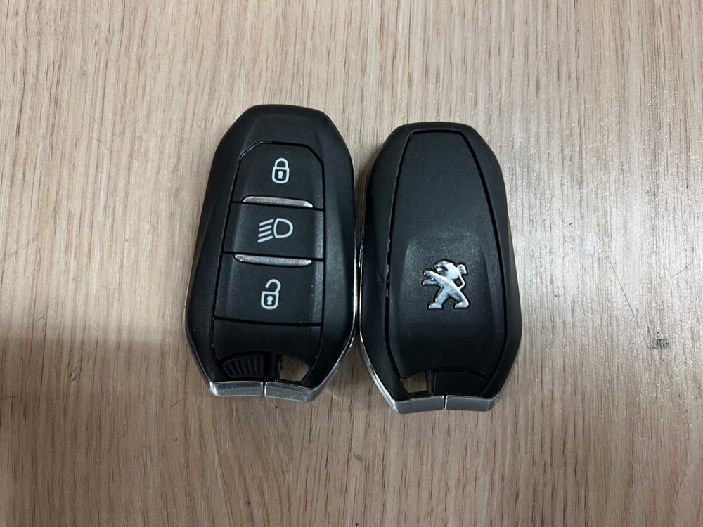 Peugeot 5008 1.2 PureTech GT-Line 131PS 2020 (Original-NL) 7-Sitzer, H-053-DP