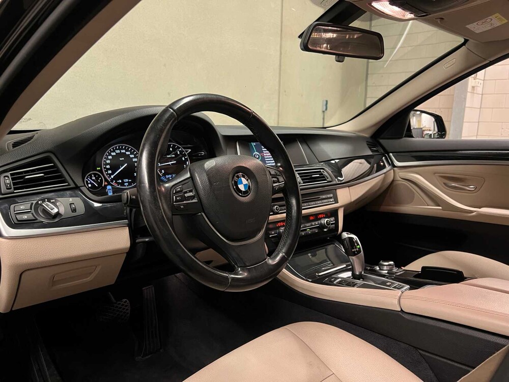 BMW 520i Touring Luxury Edition 184PS 2014 (Original-UK) 5er, 5-TBH-39