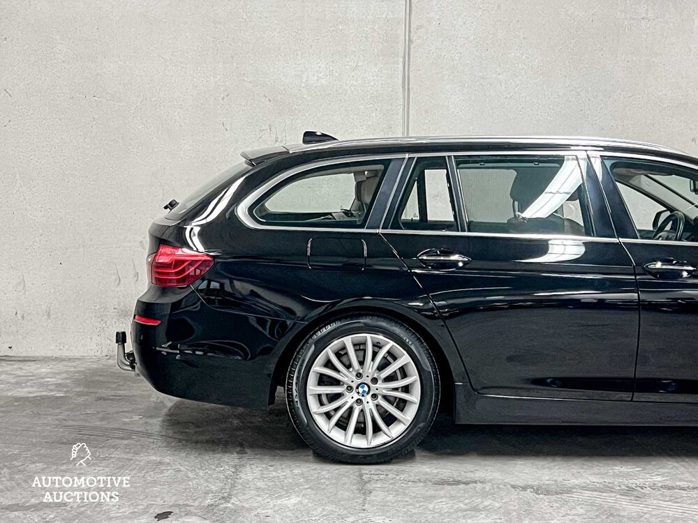 BMW 520i Touring Luxury Edition 184PS 2014 (Original-UK) 5er, 5-TBH-39