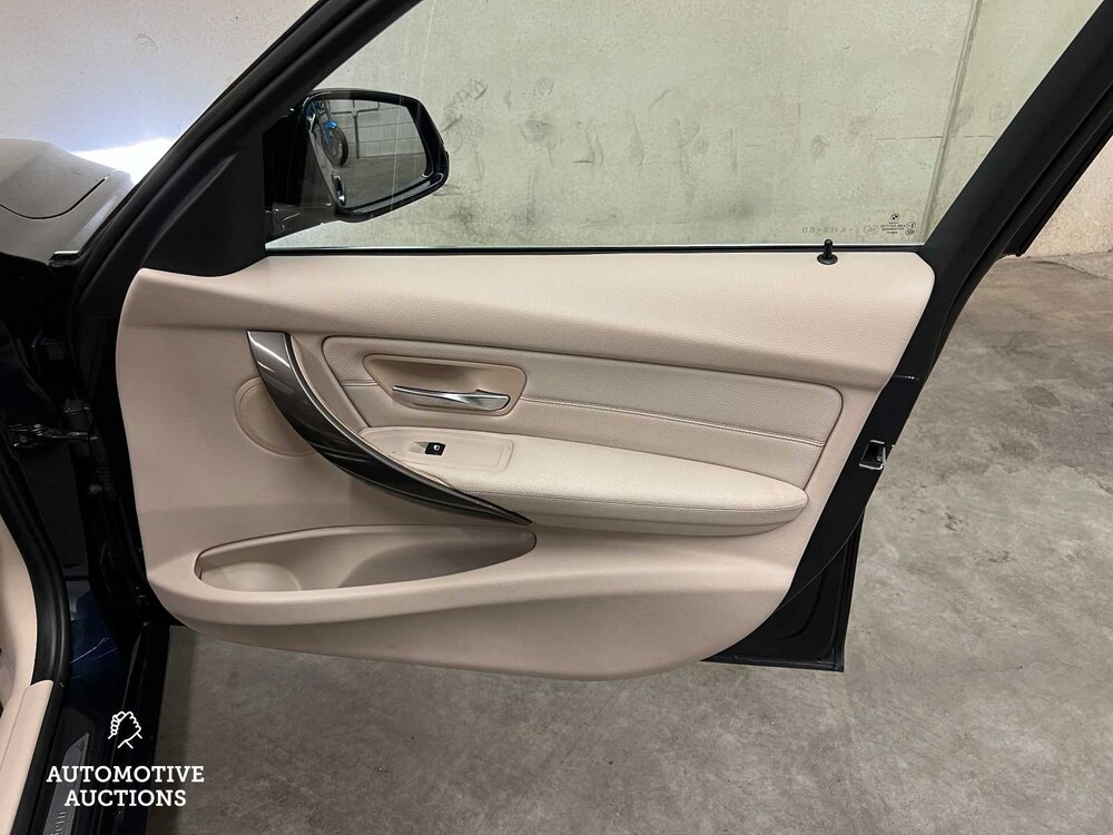 BMW 320i Upgrade Edition 184PS 2013 (Original-UK) F30 3er, 4-KHX-60