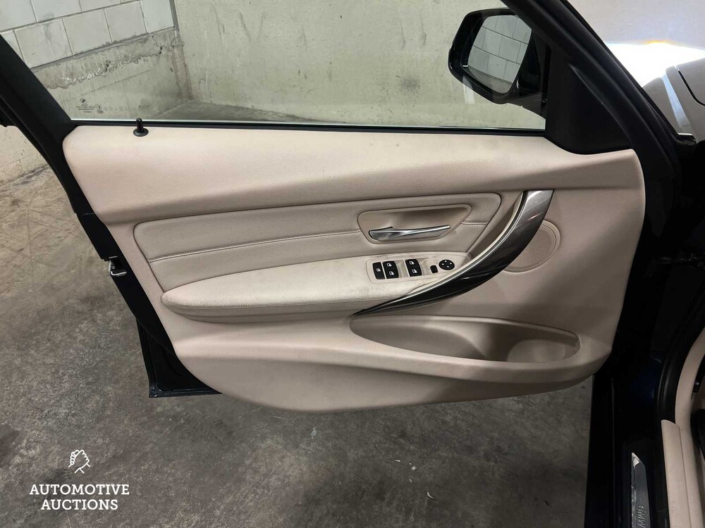 BMW 320i Upgrade Edition 184PS 2013 (Original-UK) F30 3er, 4-KHX-60