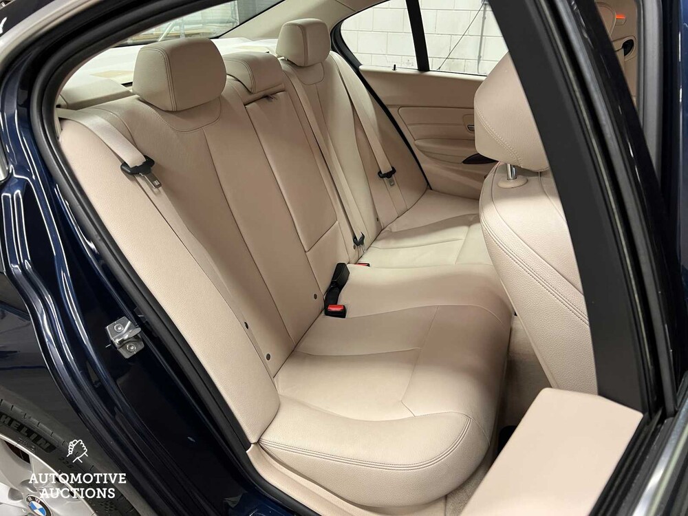 BMW 320i Upgrade Edition 184PS 2013 (Original-UK) F30 3er, 4-KHX-60