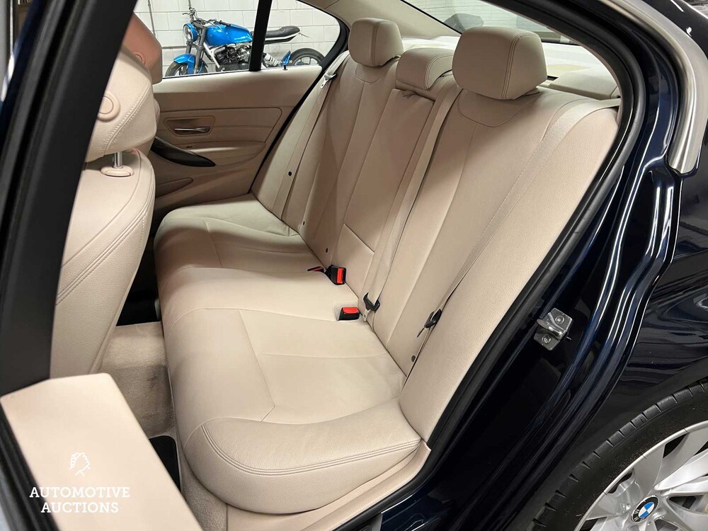 BMW 320i Upgrade Edition 184PS 2013 (Original-UK) F30 3er, 4-KHX-60