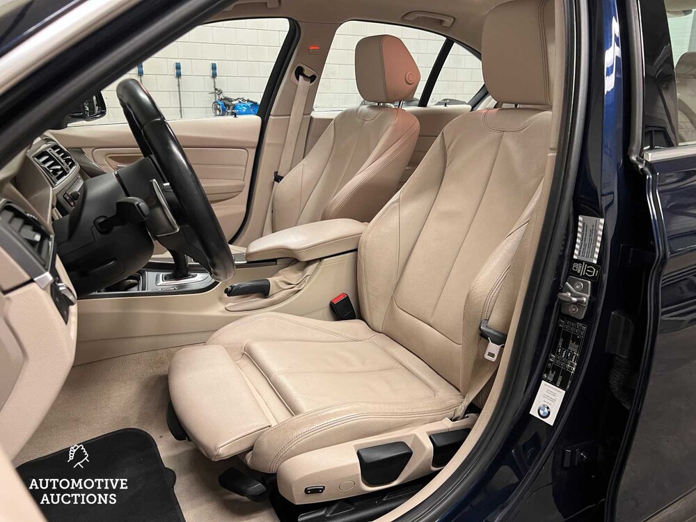 BMW 320i Upgrade Edition 184PS 2013 (Original-UK) F30 3er, 4-KHX-60