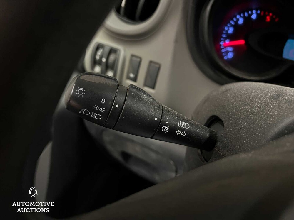 Renault Trafic 1.6 dCi T27 L1H1 Générique (Original-NL) 95hp 2017 Commercial vehicle, V-689-GX