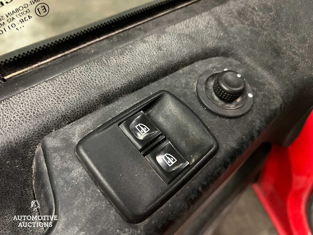 Renault Trafic 1.6 dCi T27 L1H1 Générique (Original-NL) 95hp 2017 Commercial vehicle, V-689-GX