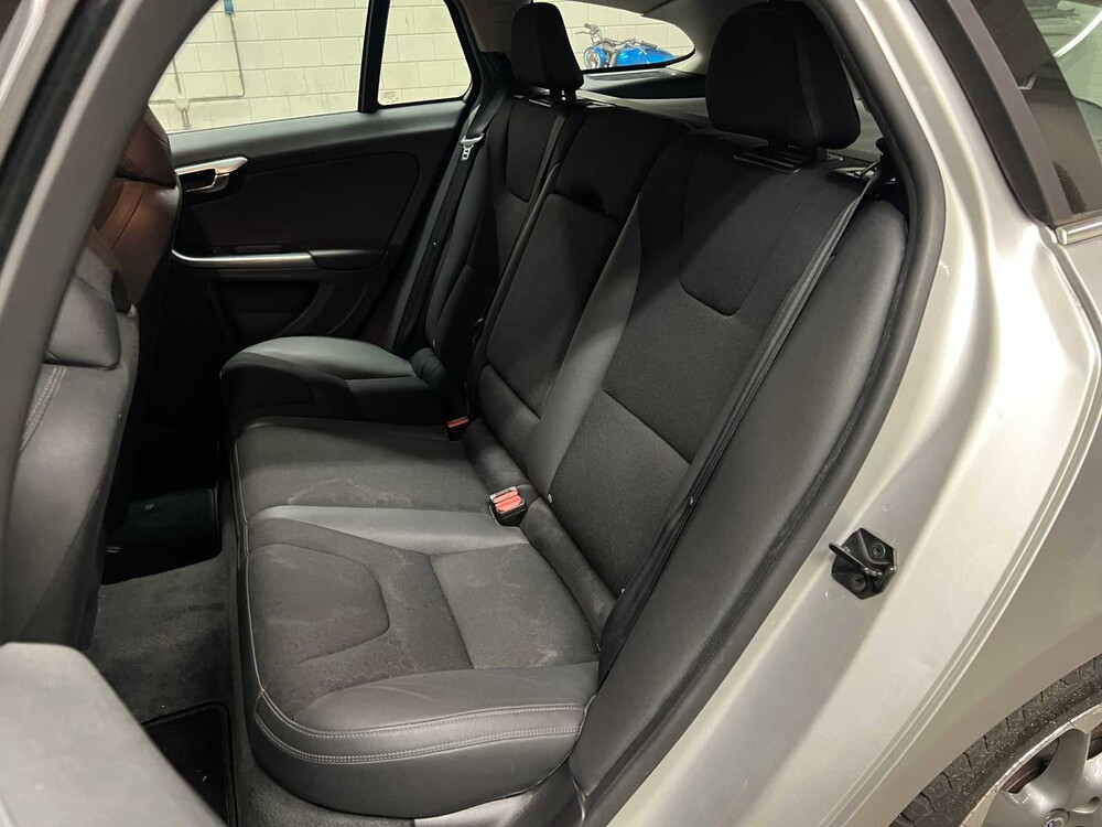 Volvo V60 1.6 T4 Momentum 179hp 2012 (Original-NL), 60-TDK-1