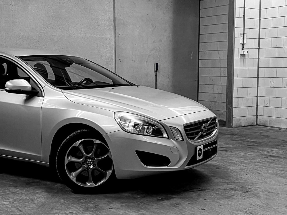 Volvo V60 1.6 T4 Momentum 179hp 2012 (Original-NL), 60-TDK-1