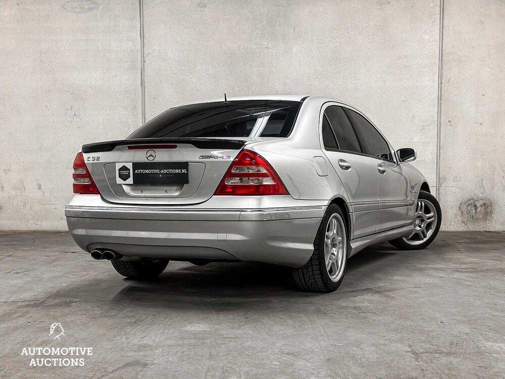 Mercedes-Benz C32 AMG 3.2 V6 354PS 2002 C-Klasse 