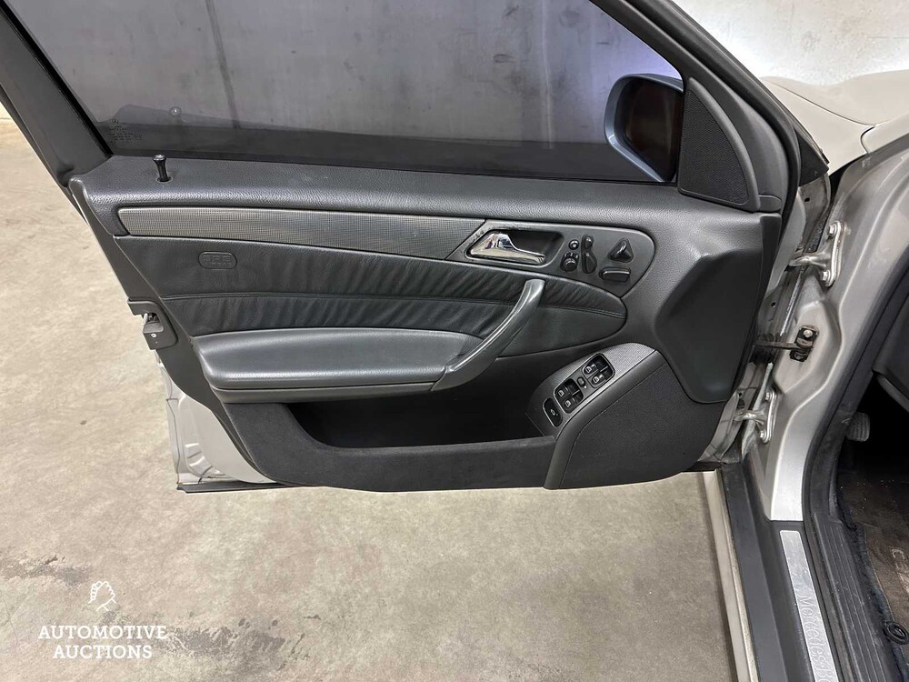 Mercedes-Benz C32 AMG 3.2 V6 354PS 2002 C-Klasse 