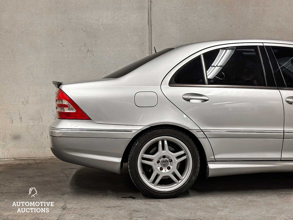 Mercedes-Benz C32 AMG 3.2 V6 354PS 2002 C-Klasse 