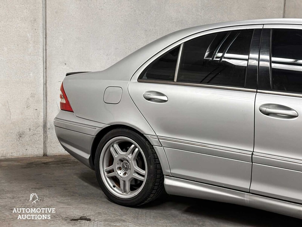 Mercedes-Benz C32 AMG 3.2 V6 354PS 2002 C-Klasse 