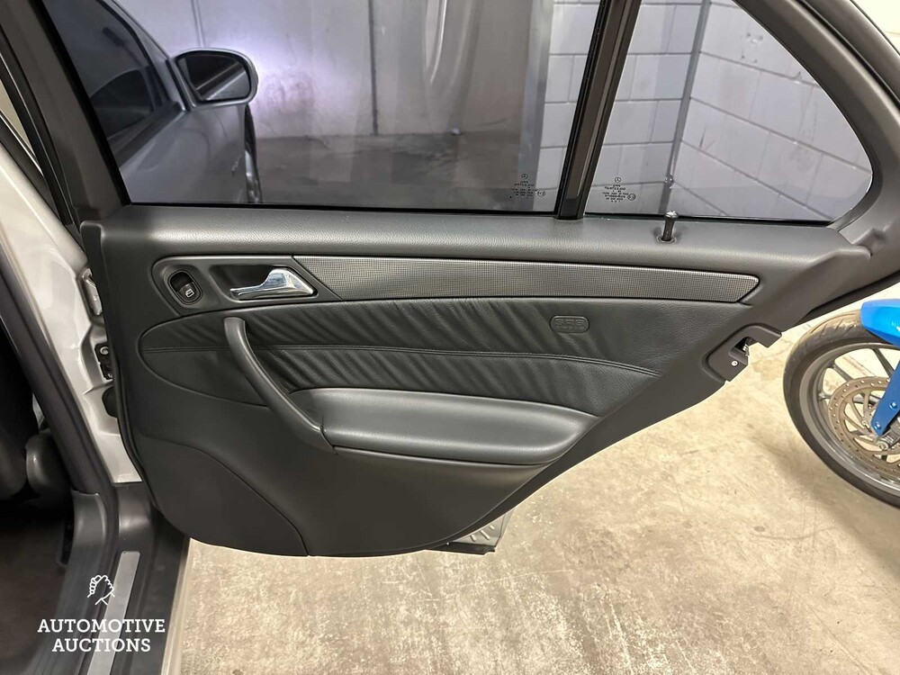 Mercedes-Benz C32 AMG 3.2 V6 354PS 2002 C-Klasse 