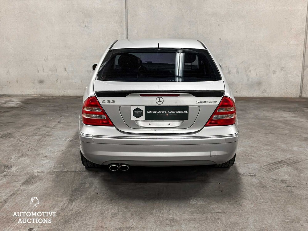 Mercedes-Benz C32 AMG 3.2 V6 354PS 2002 C-Klasse 