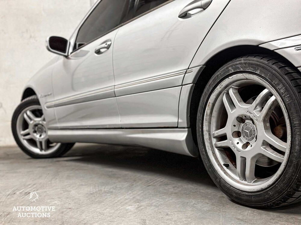 Mercedes-Benz C32 AMG 3.2 V6 354PS 2002 C-Klasse 