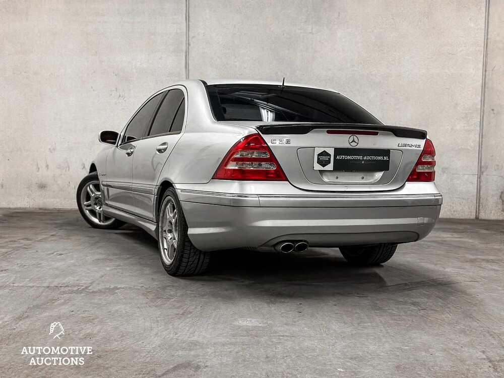 Mercedes-Benz C32 AMG 3.2 V6 354PS 2002 C-Klasse 